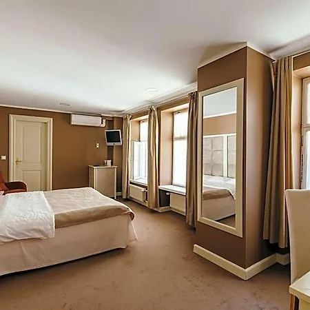 Merchants House 4*