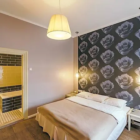 Merchants House 4*
