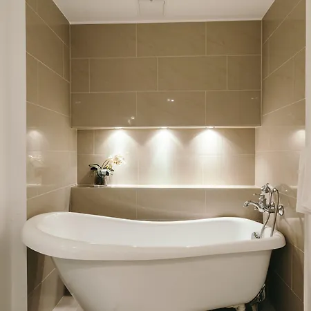 Merchants House 4*
